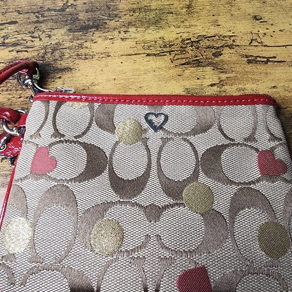 Vintage Coach Poppy Small Wristlet - Picture 9 of 10